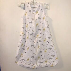 -Carter's Simple Joys Giraffe/Elephant Onesie Sleep bag- 6-9 months As is